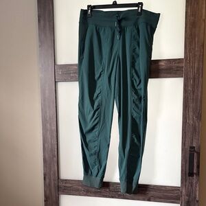 Women’s Dance Studio Lululemon Jogger Pants in Dark Green